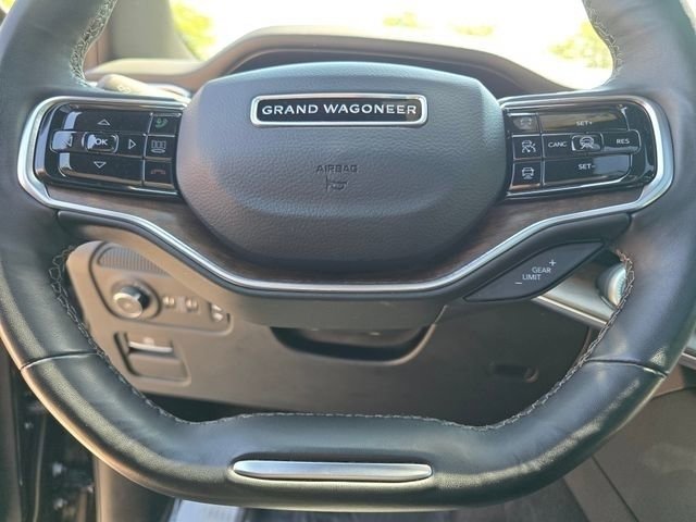 Used 2025 Diamond Black Crystal Pearlcoat Jeep Base image 45