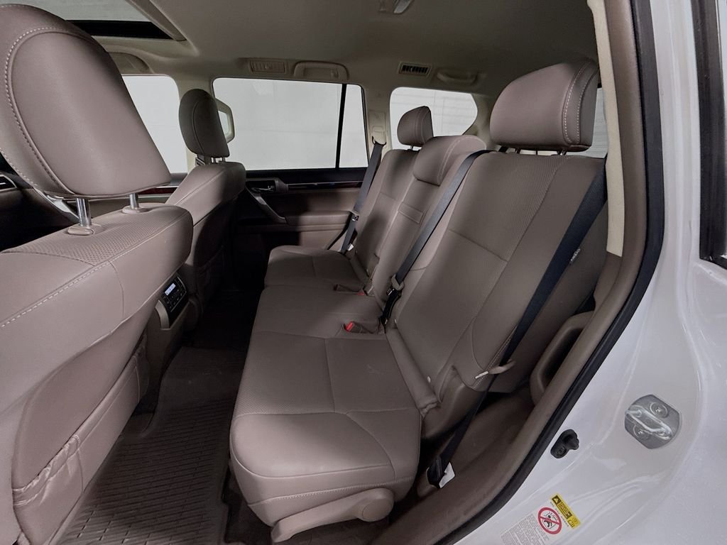 Used 2019 Starfire Pearl Lexus Premium image 25