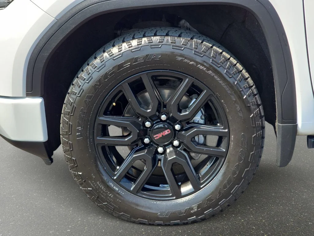 Used 2020 White GMC Elevation image 34