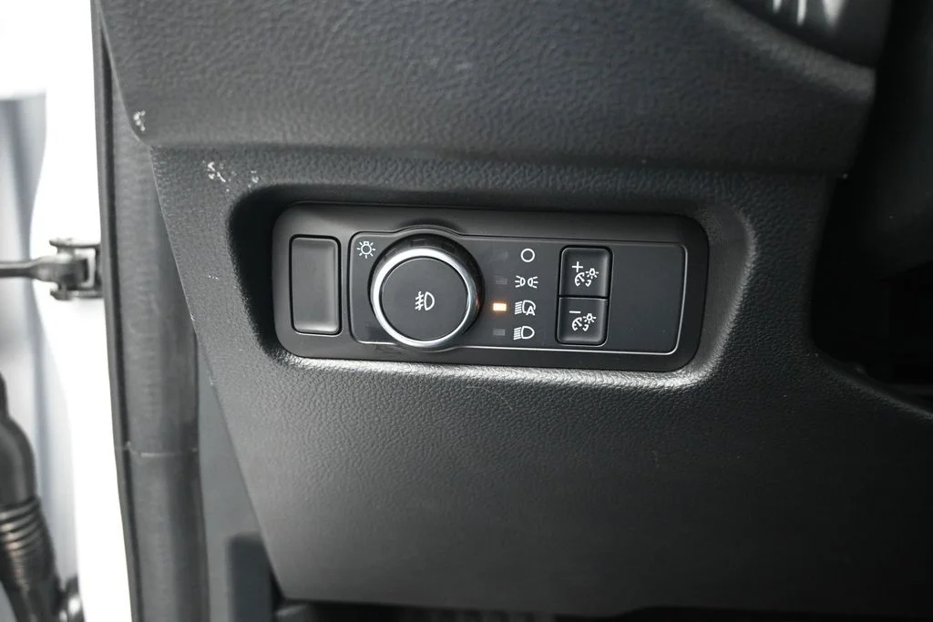 New 2026 Oxford White Ford XLT image 11