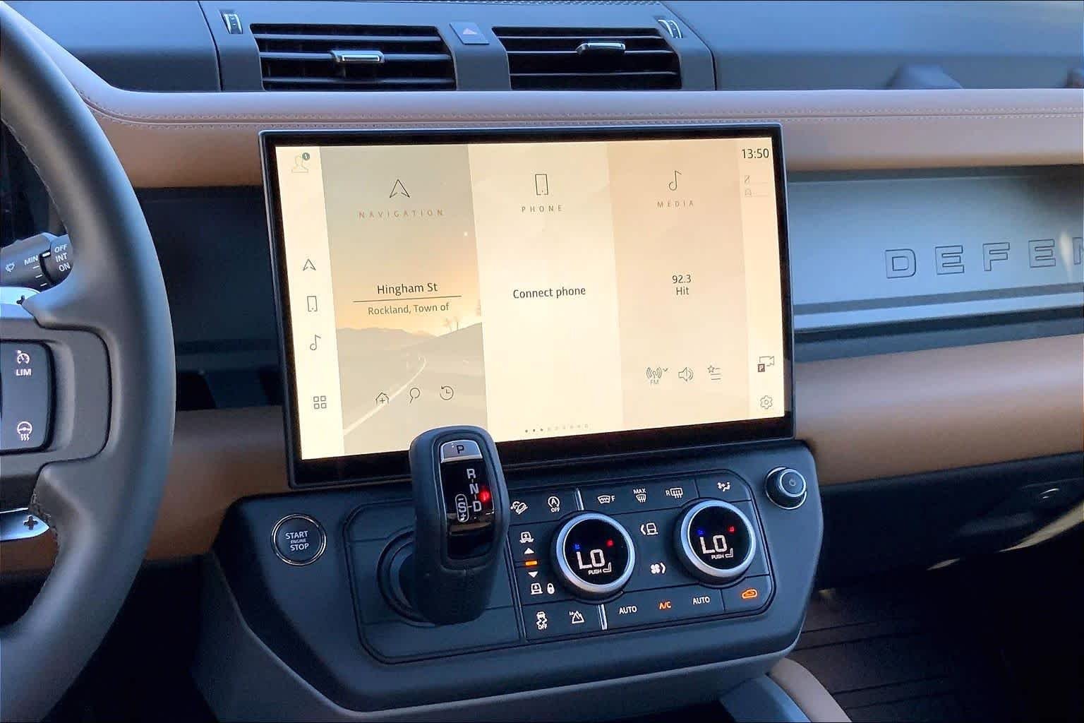 2026 Land Rover Defender V8 - Photo 8