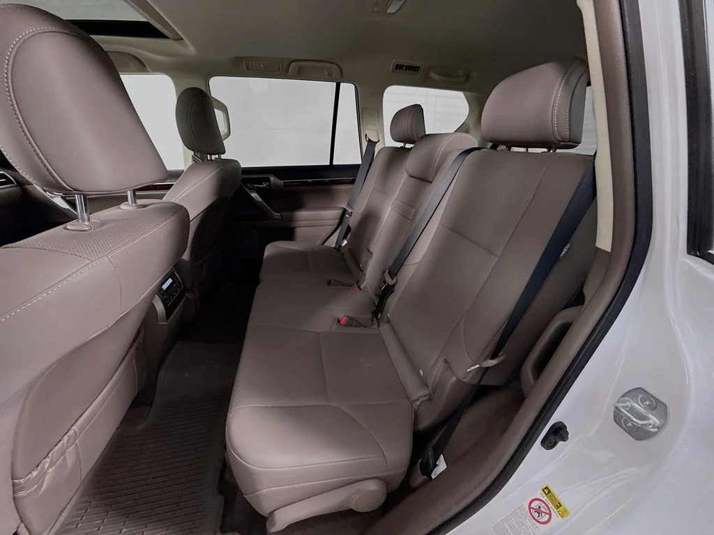 Used 2019 Starfire Pearl Lexus Premium image 6