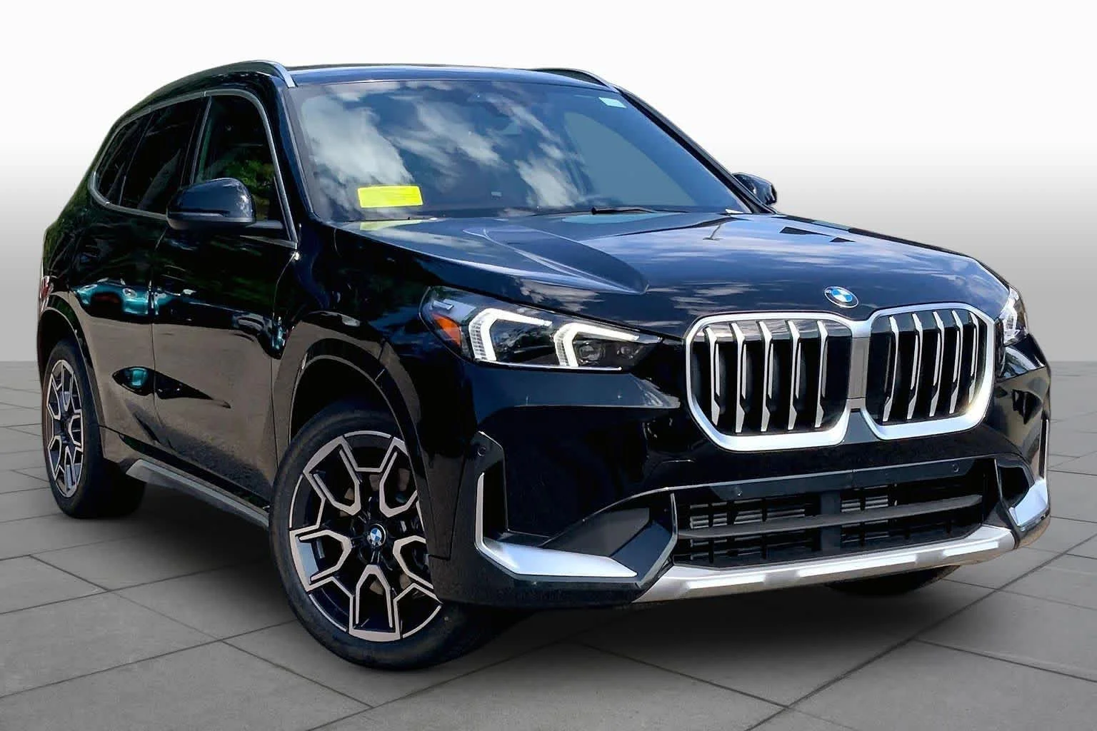 New 2026 Jet Black BMW xDrive28i image 2