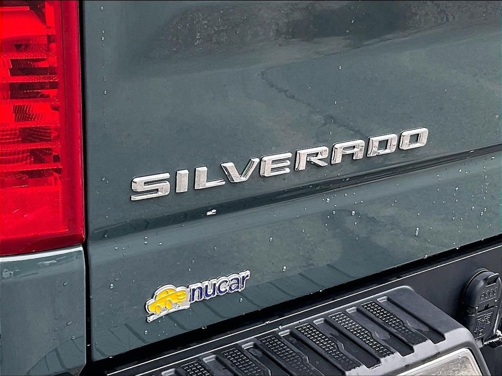Used 2025 Gray Chevrolet LT image 29