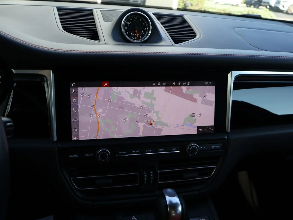 Used 2020  Porsche Base image 20