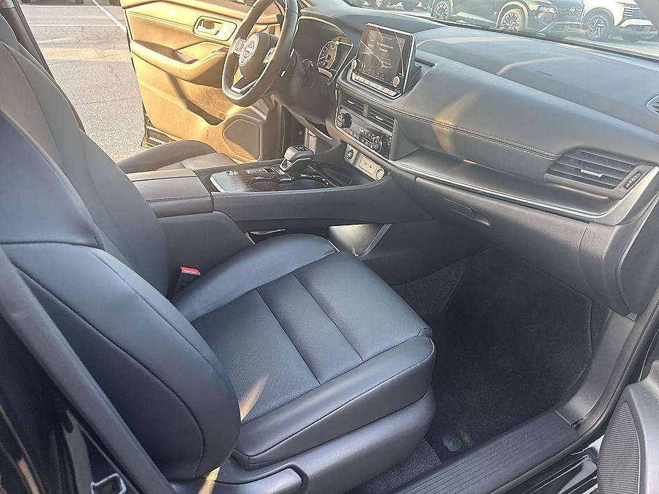 Used 2024 Super Black Nissan SV image 23