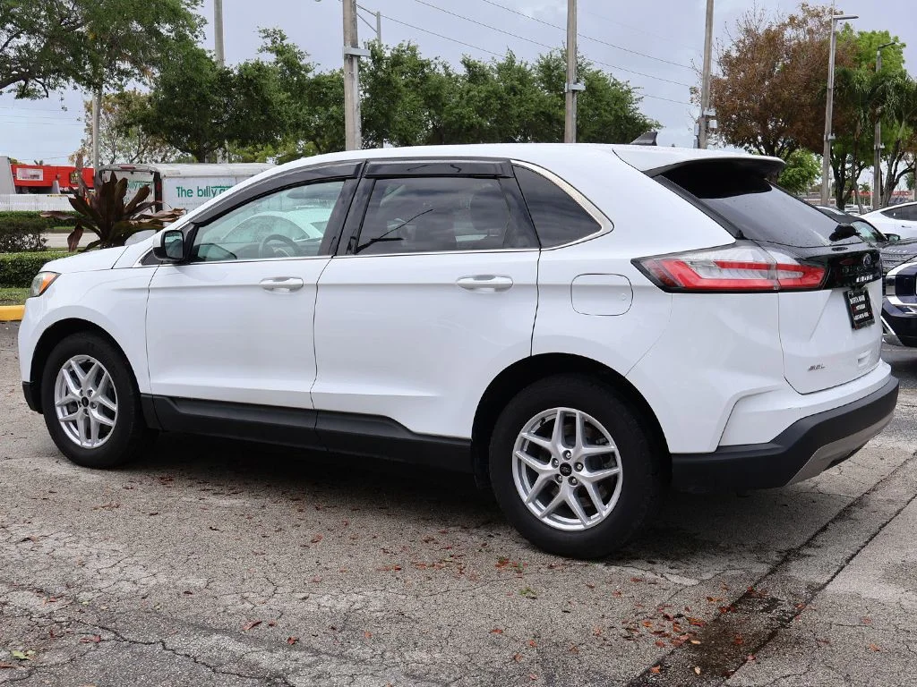 Used 2024 White Ford SEL image 9