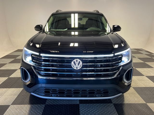 New 2026 Black Volkswagen 2.0T SE w/Technology image 2