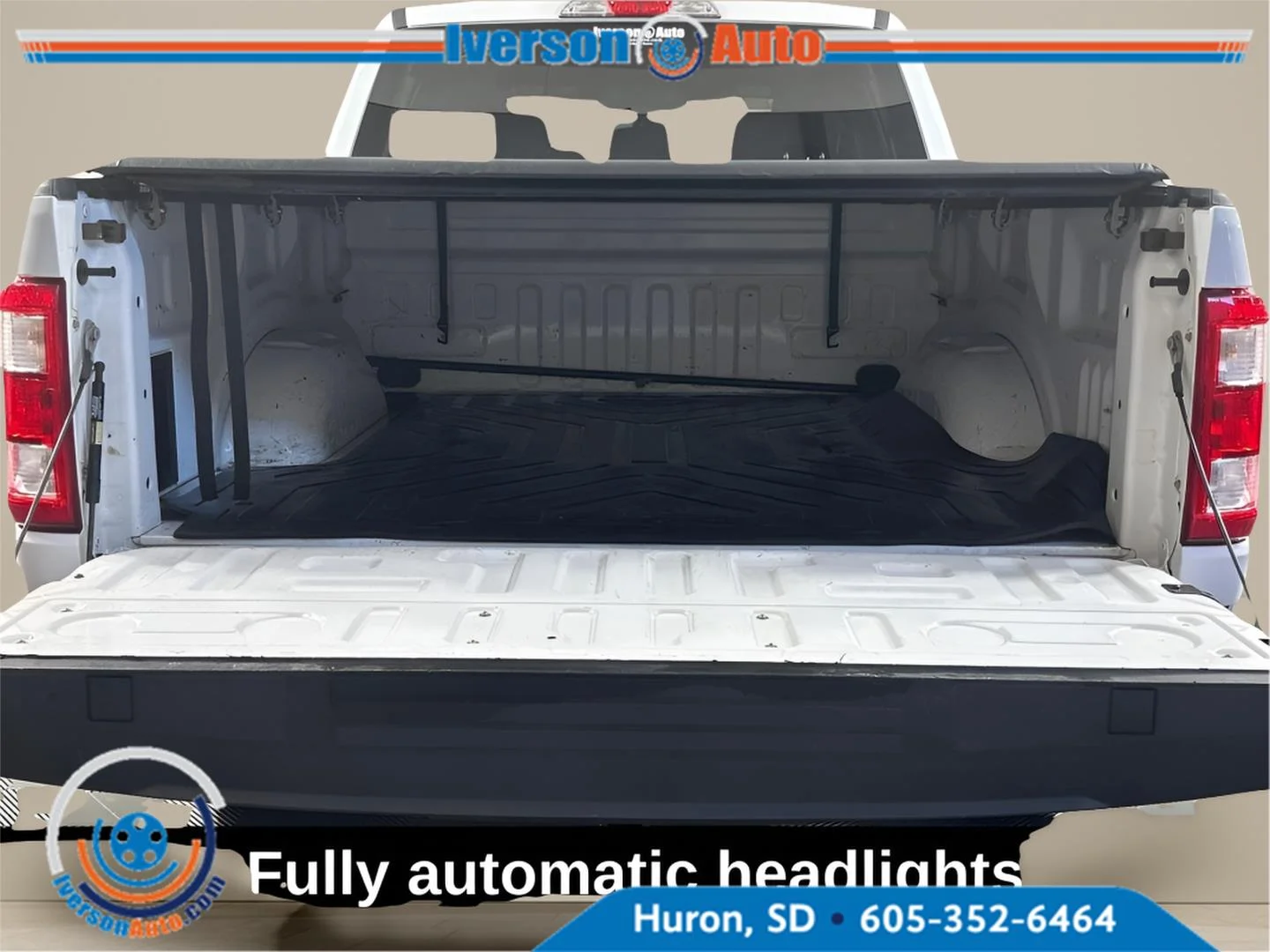 Used 2023 Oxford White Ford XL image 11