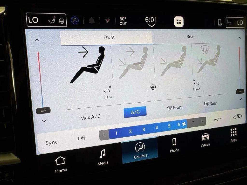 New 2027 White/off-white Chrysler Select image 30