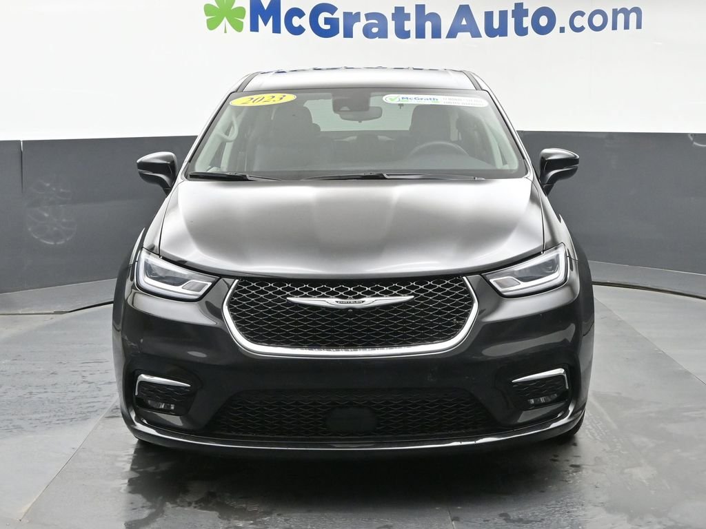 Used 2023 Black Chrysler Touring L image 5