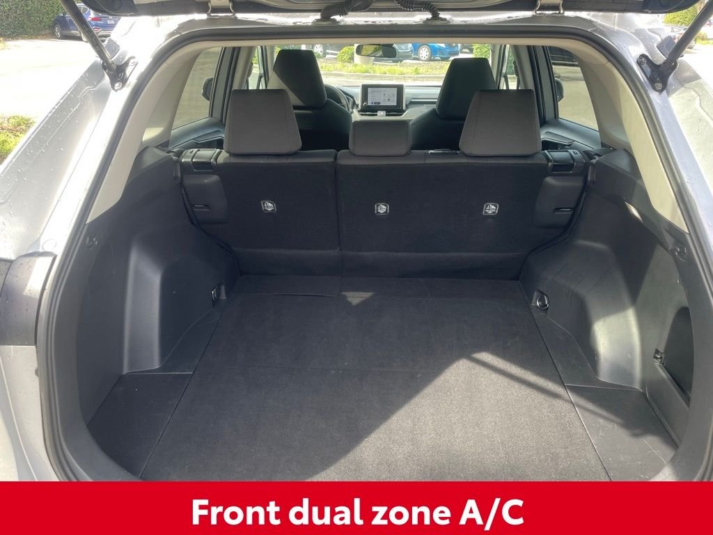 2024 Toyota RAV4 XLE - Photo 16