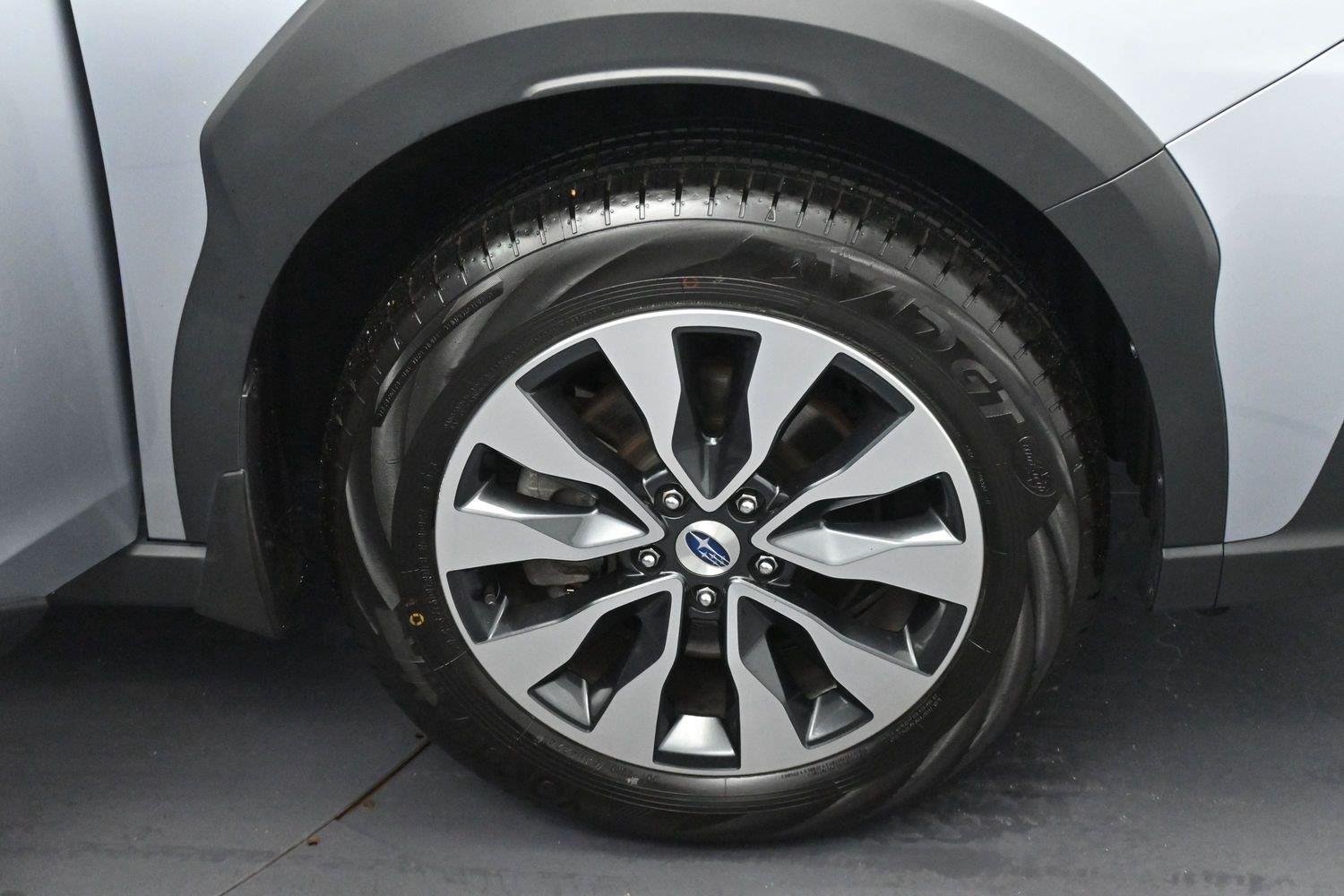 Used 2023 Ice Silver Metallic Subaru Limited XT image 32