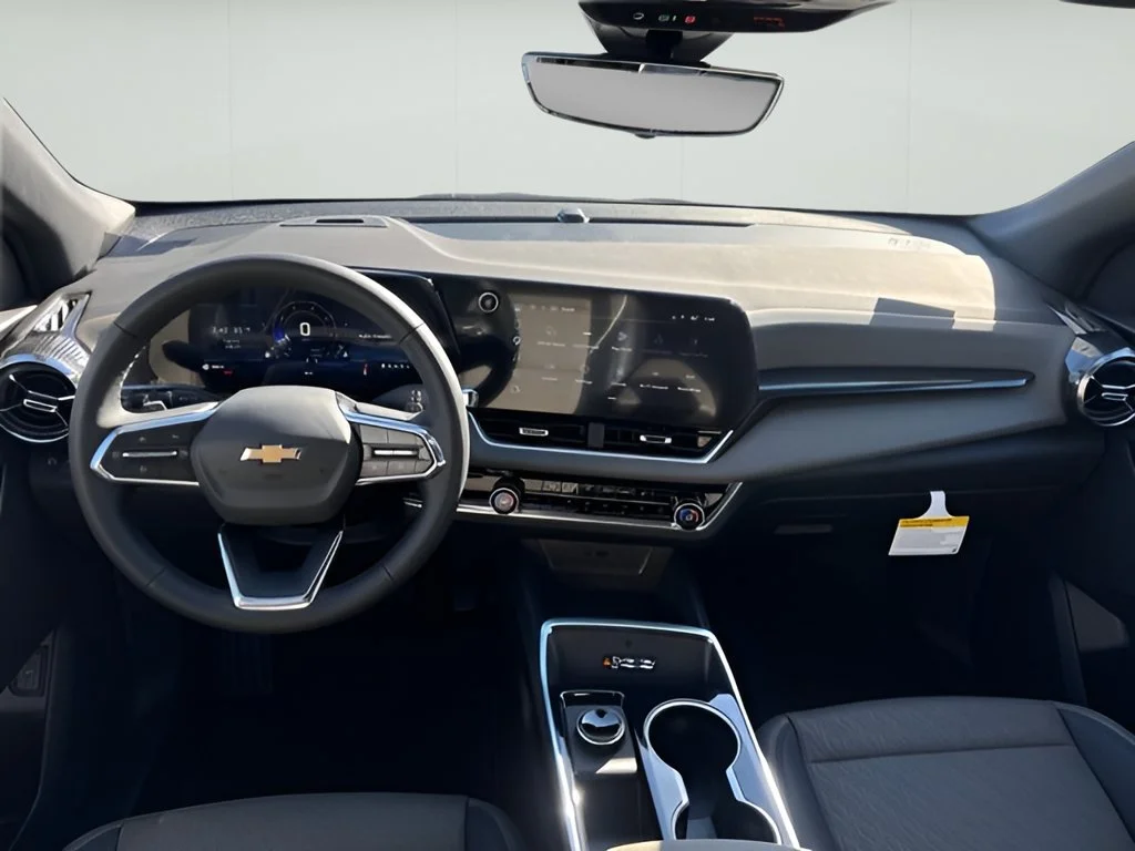 New 2027 Summit White Chevrolet LT image 21