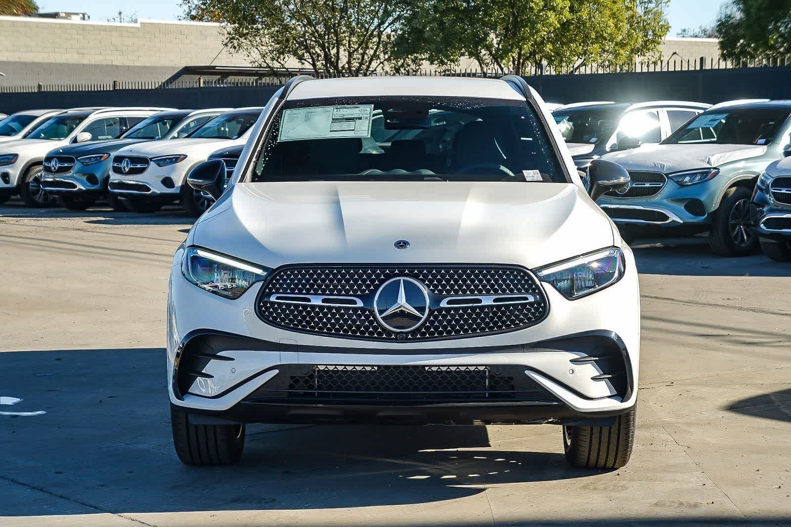 New 2026 Polar White Mercedes-Benz GLC 300 image 2