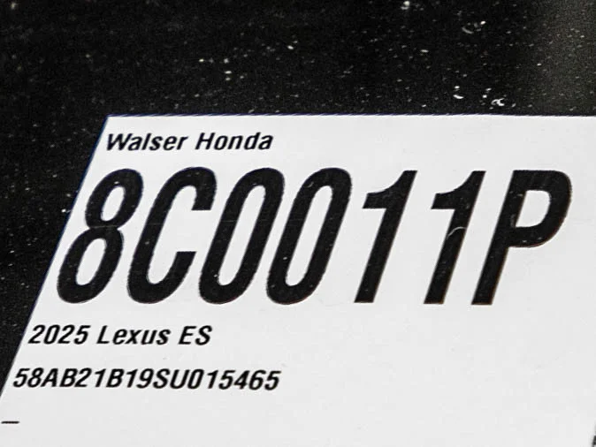 Used 2025 Black Lexus ES 300h F Sport Handling image 30