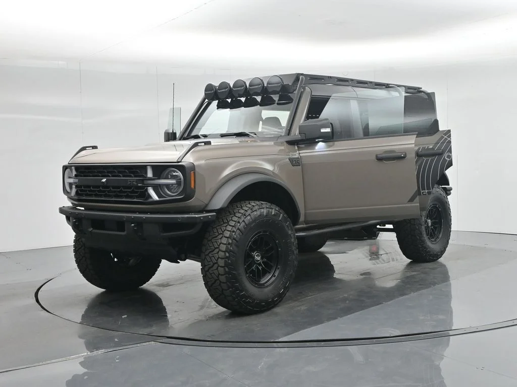 New 2025 Marsh Gray Ford Badlands image 35