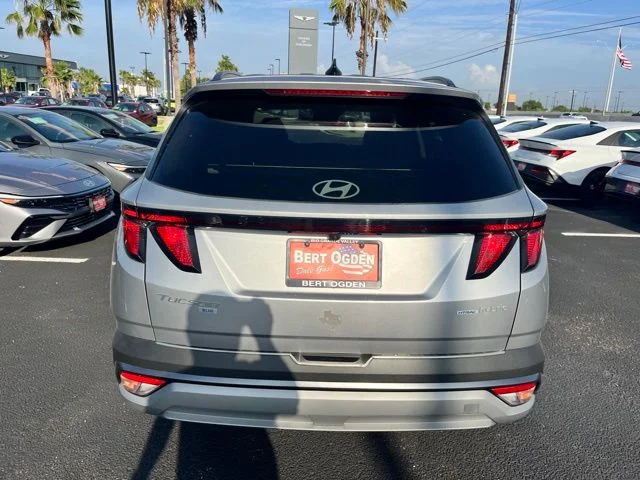 Used 2025 Silver Hyundai Blue image 3