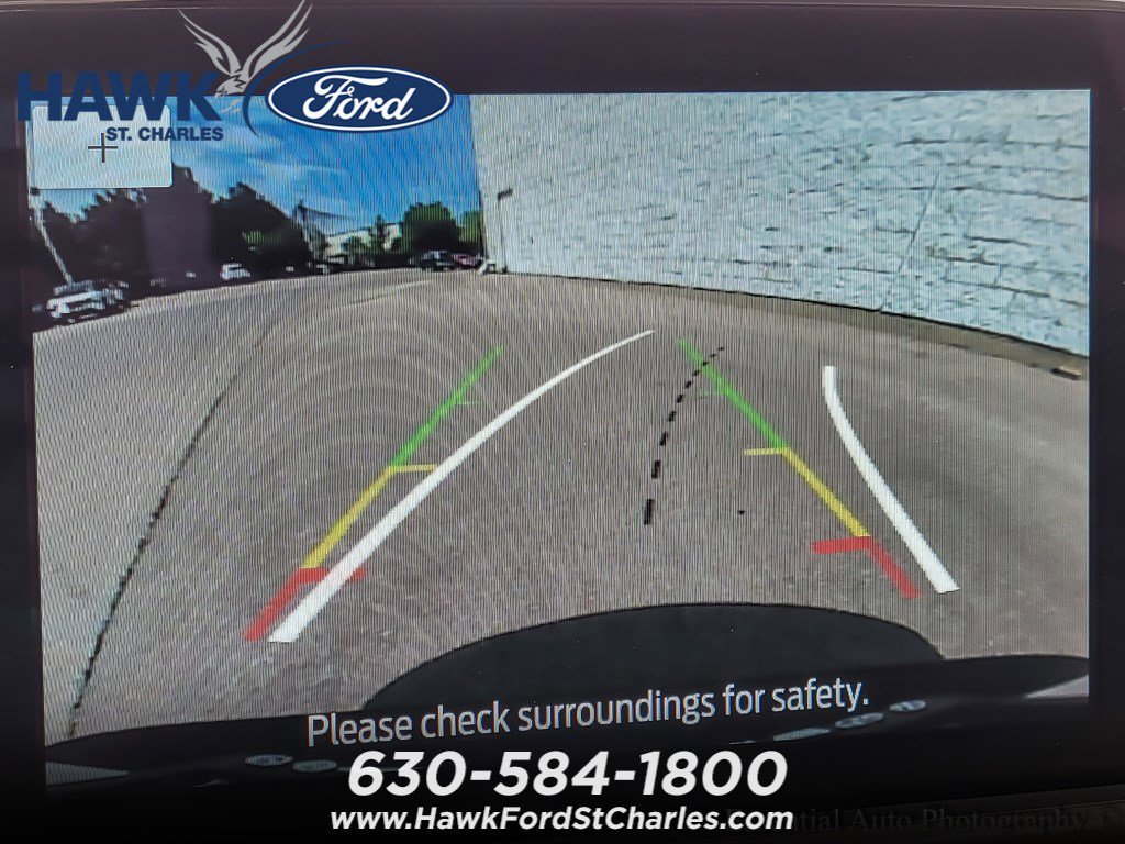 Used 2022 Oxford White Ford SE image 13