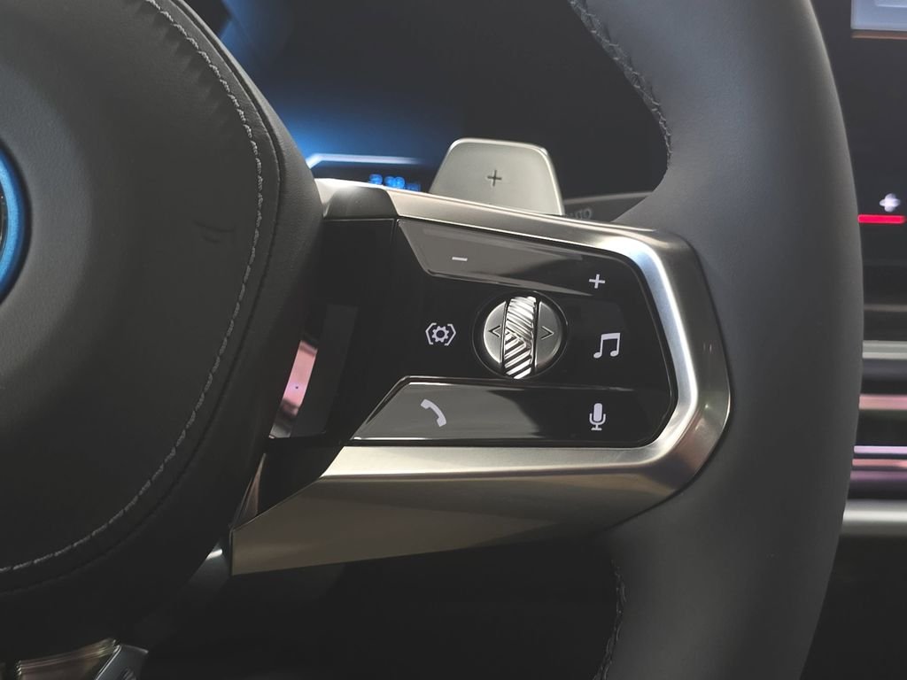 2026 BMW 7 Series 750e - Photo 13