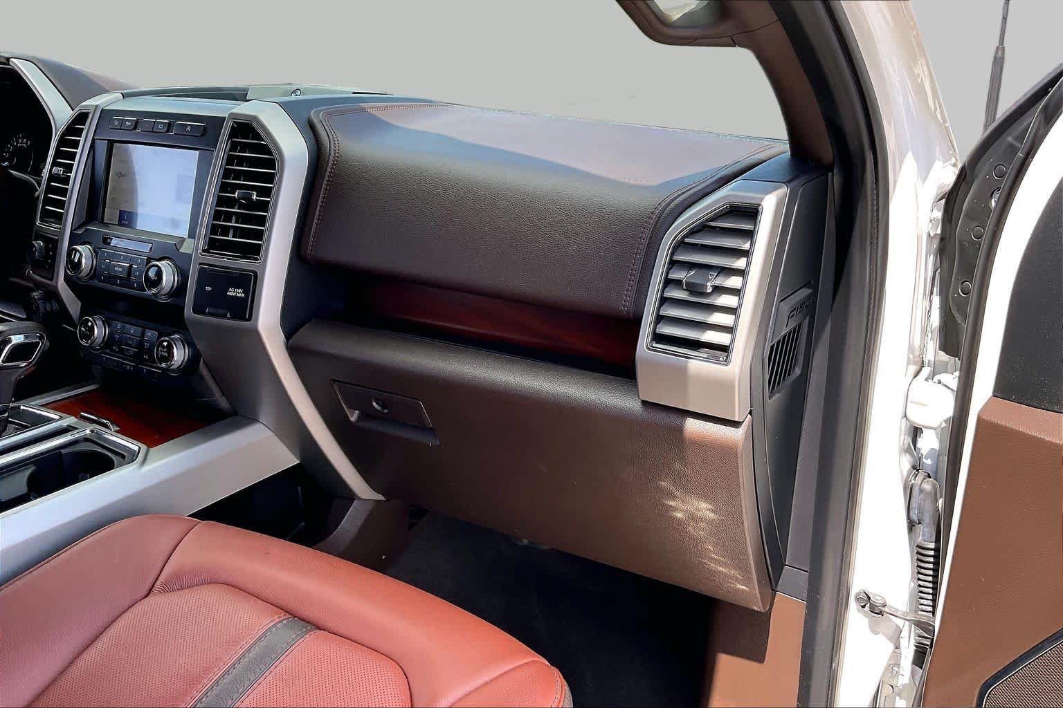 Used 2020 Star White Metallic Tri-Coat/Stone Gray Ford King Ranch image 17