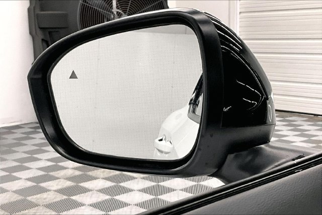 New 2026 Aspen White Tricoat/Super Black Nissan SR image 27