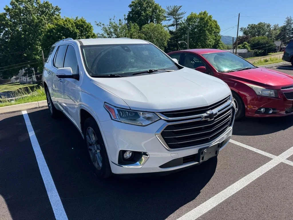 Used 2018 Beige Chevrolet Premier image 7