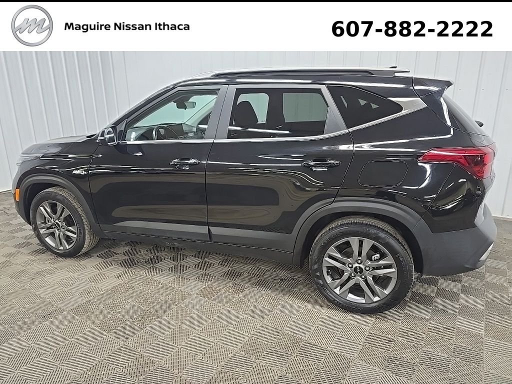 Used 2023 Cherry Black Kia S image 5