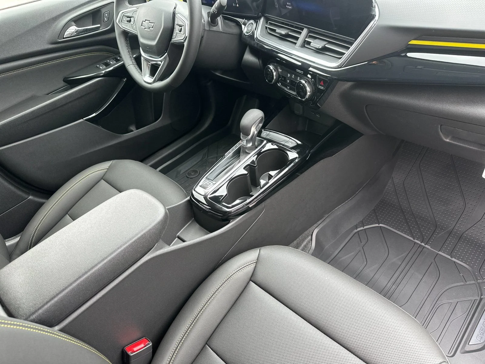 New 2026 Summit White Chevrolet ACTIV image 16