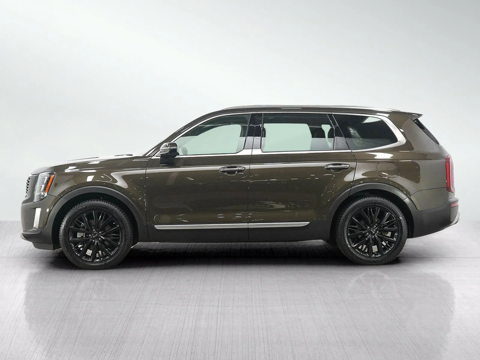 Used 2020 Kia Telluride SX with VIN 5XYP5DHC1LG066769 for sale in Wayzata, Minnesota