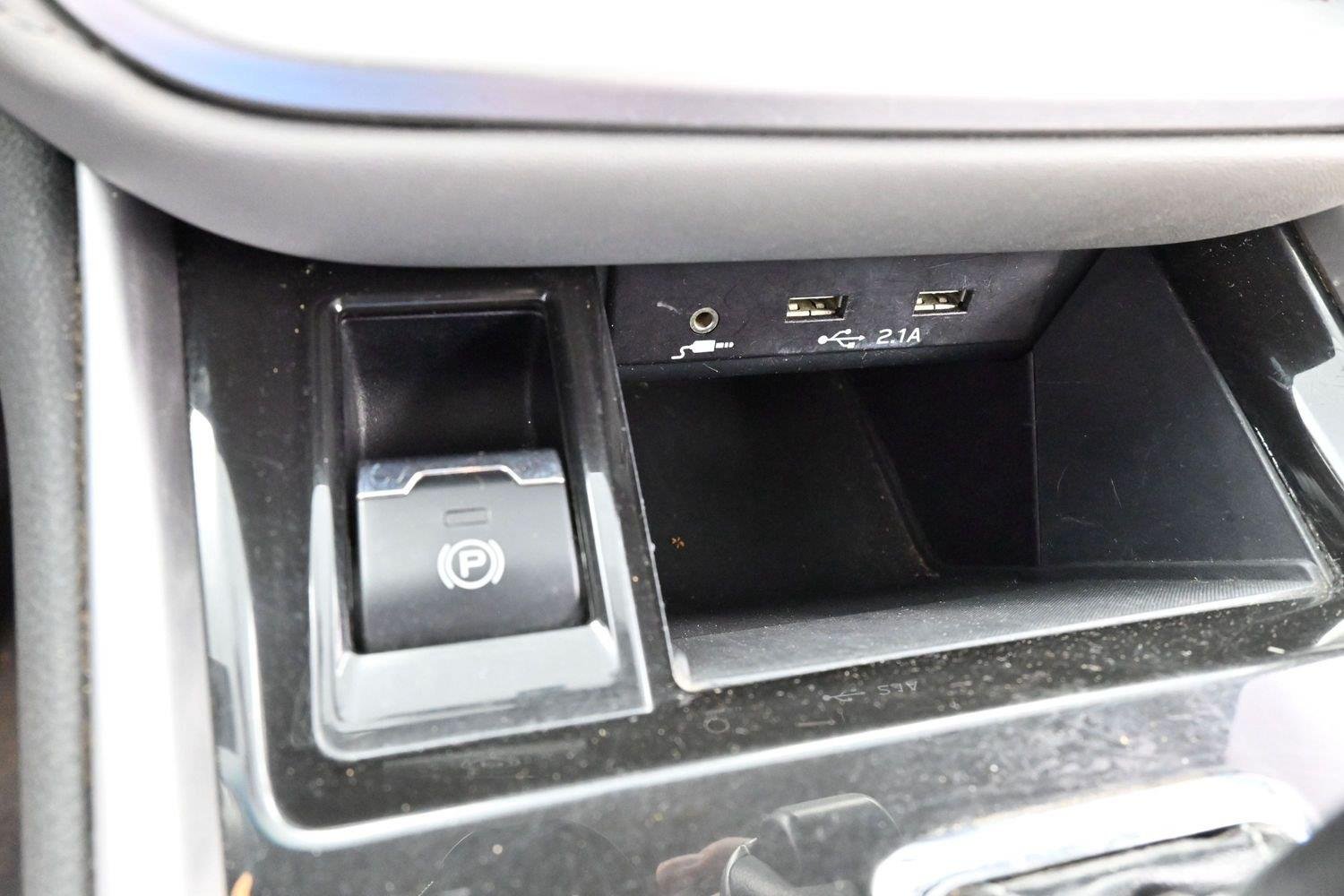 Used 2020 Magnetite Gray Metallic Subaru Limited image 25
