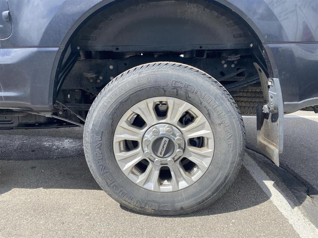 Used 2022 Antimatter Blue Ford XLT image 4