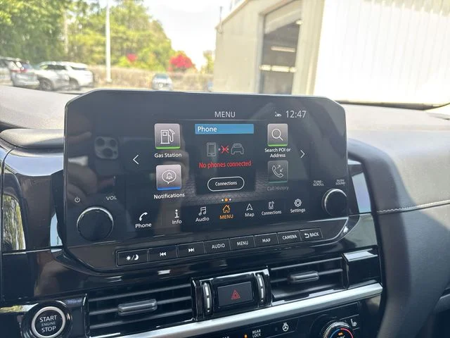 Used 2023 Silver Nissan SL image 21