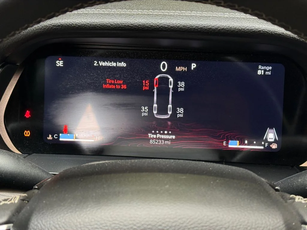 Used 2023 Gray Jeep Limited image 14