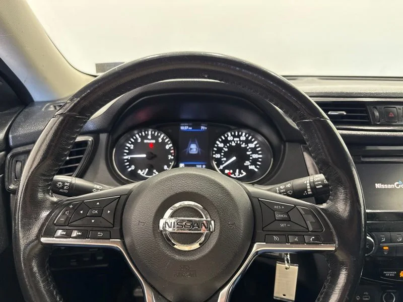 Used 2019 Blue Nissan S image 21