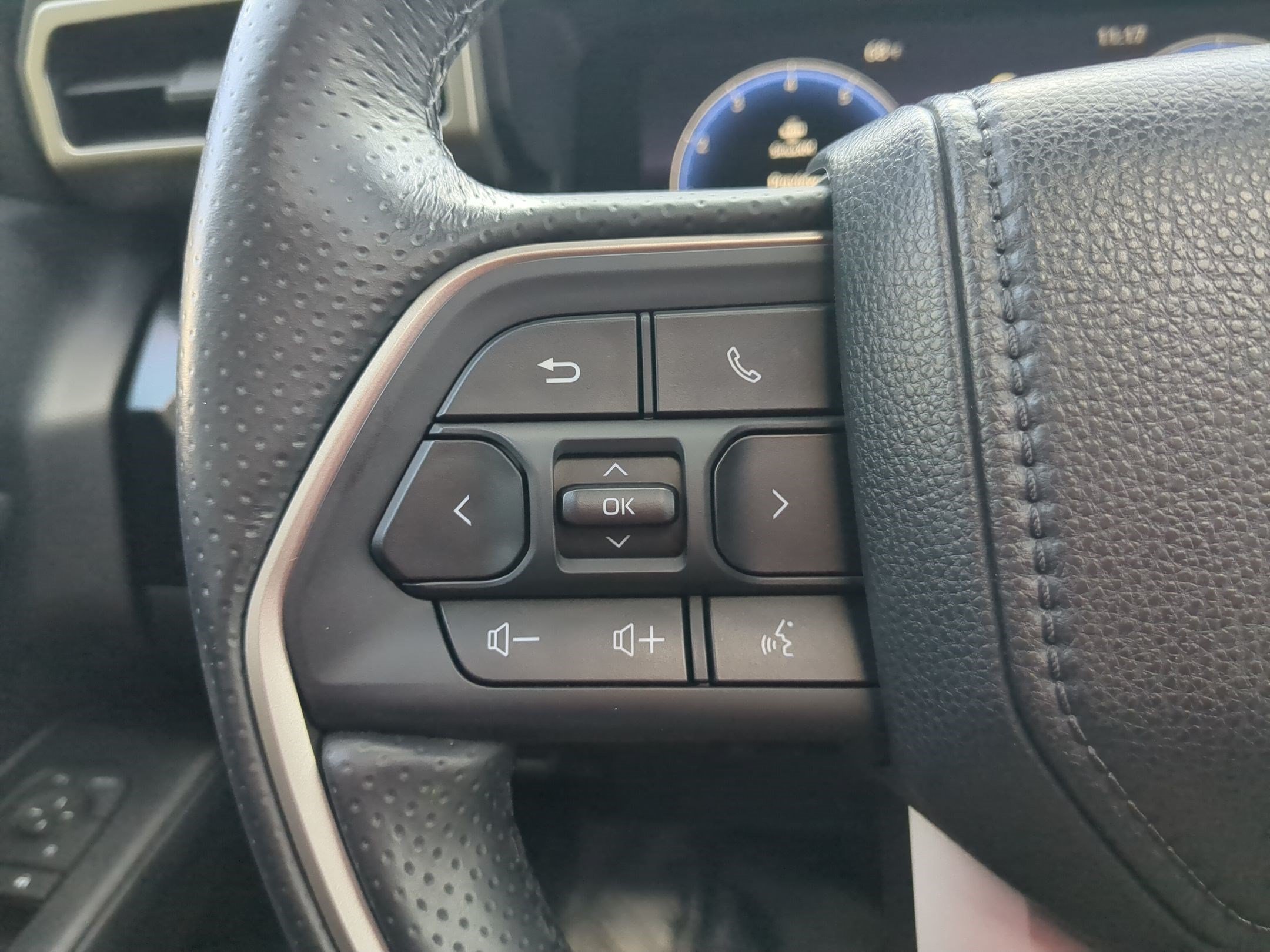 Used 2025 Underground Toyota Limited image 16