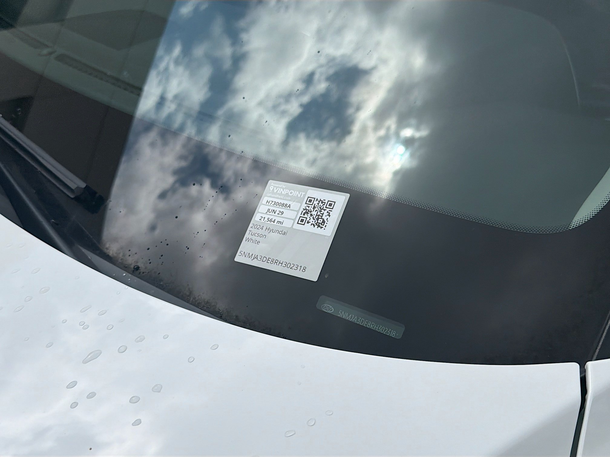 Used 2024 White Pearl Hyundai SE image 34