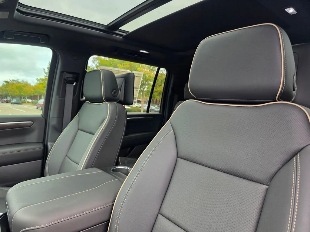2025 Chevrolet Suburban Premier - Photo 12