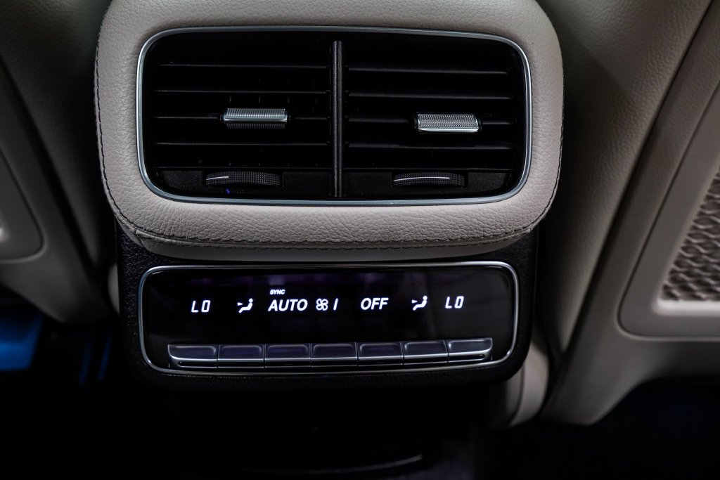 Used 2023 White Mercedes-Benz GLS 450 image 27