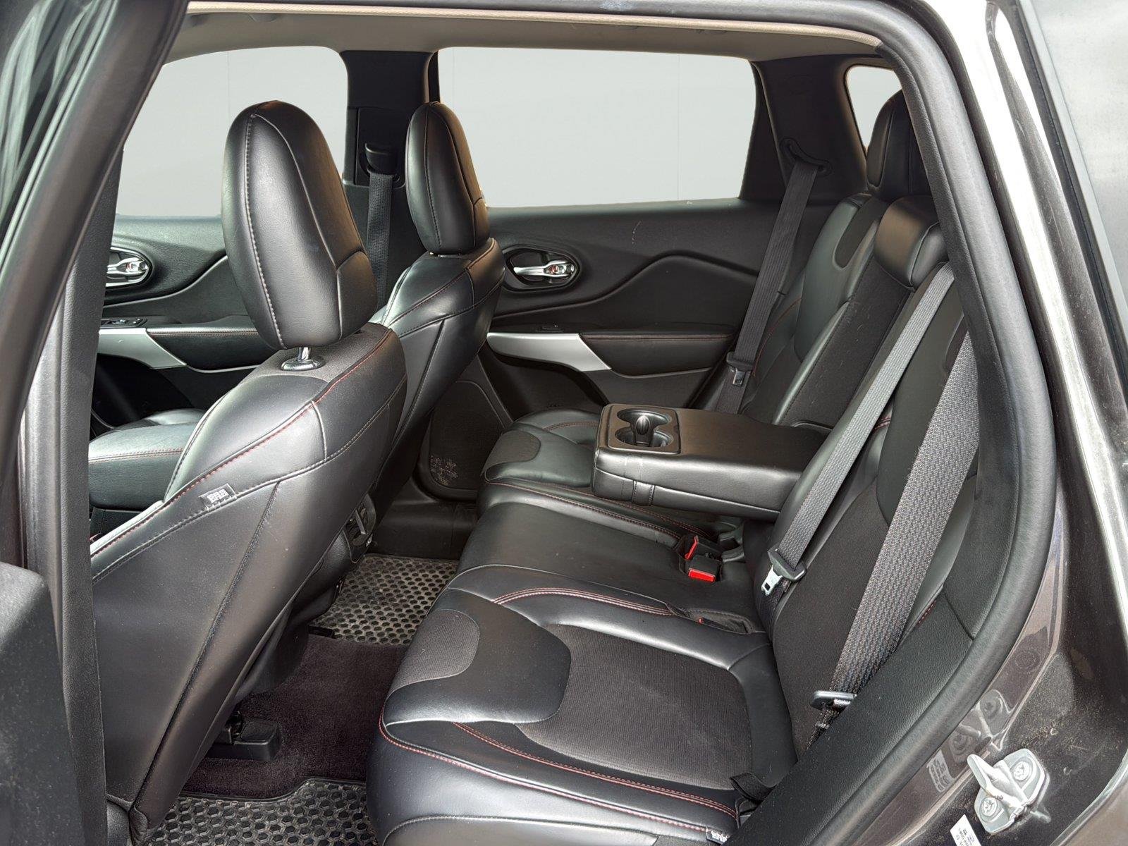 Used 2017 Granite Crystal Metallic Clearcoat Jeep Trailhawk image 11