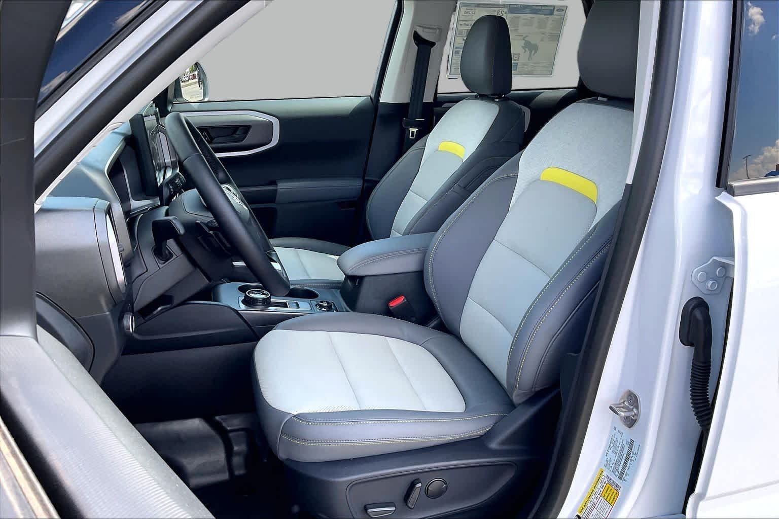 New 2026 Oxford White Ford Badlands® image 9