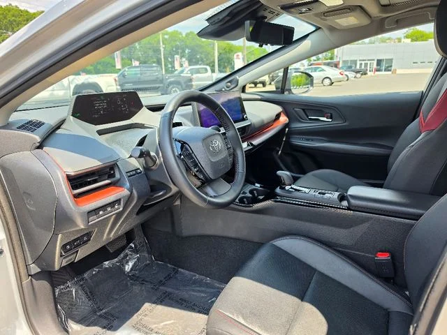 Used 2024  Toyota XSE Premium image 20