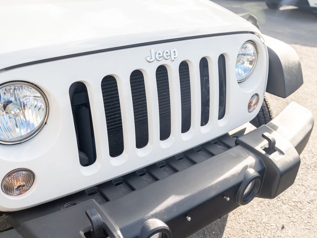Used 2017 White Jeep Unlimited Sport image 17