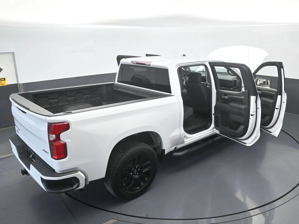 Used 2026 Summit White Chevrolet RST image 64
