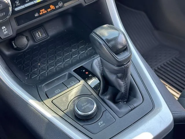 2023 Toyota RAV4 XLE - Photo 22