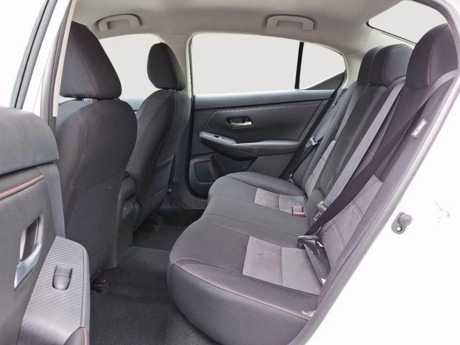 2025 Nissan Sentra SR - Photo 6