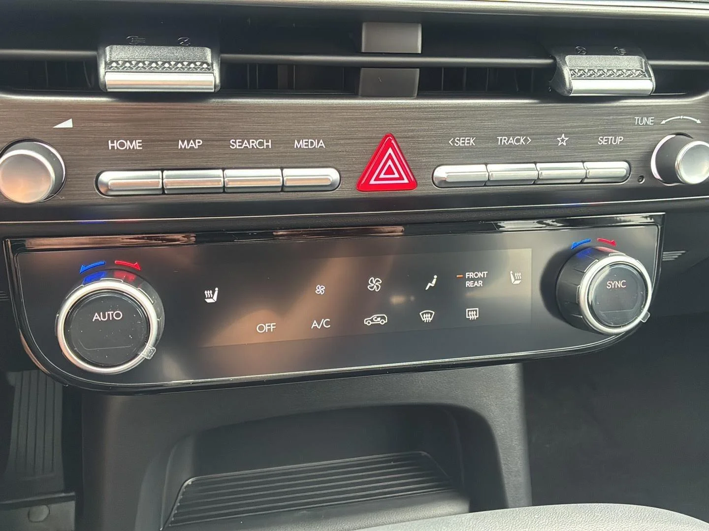 New 2027 Titan Green Pearl Hyundai SEL 7P image 40