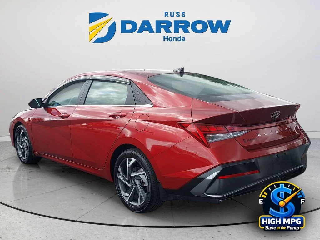 Used 2024 Red Hyundai SEL image 3