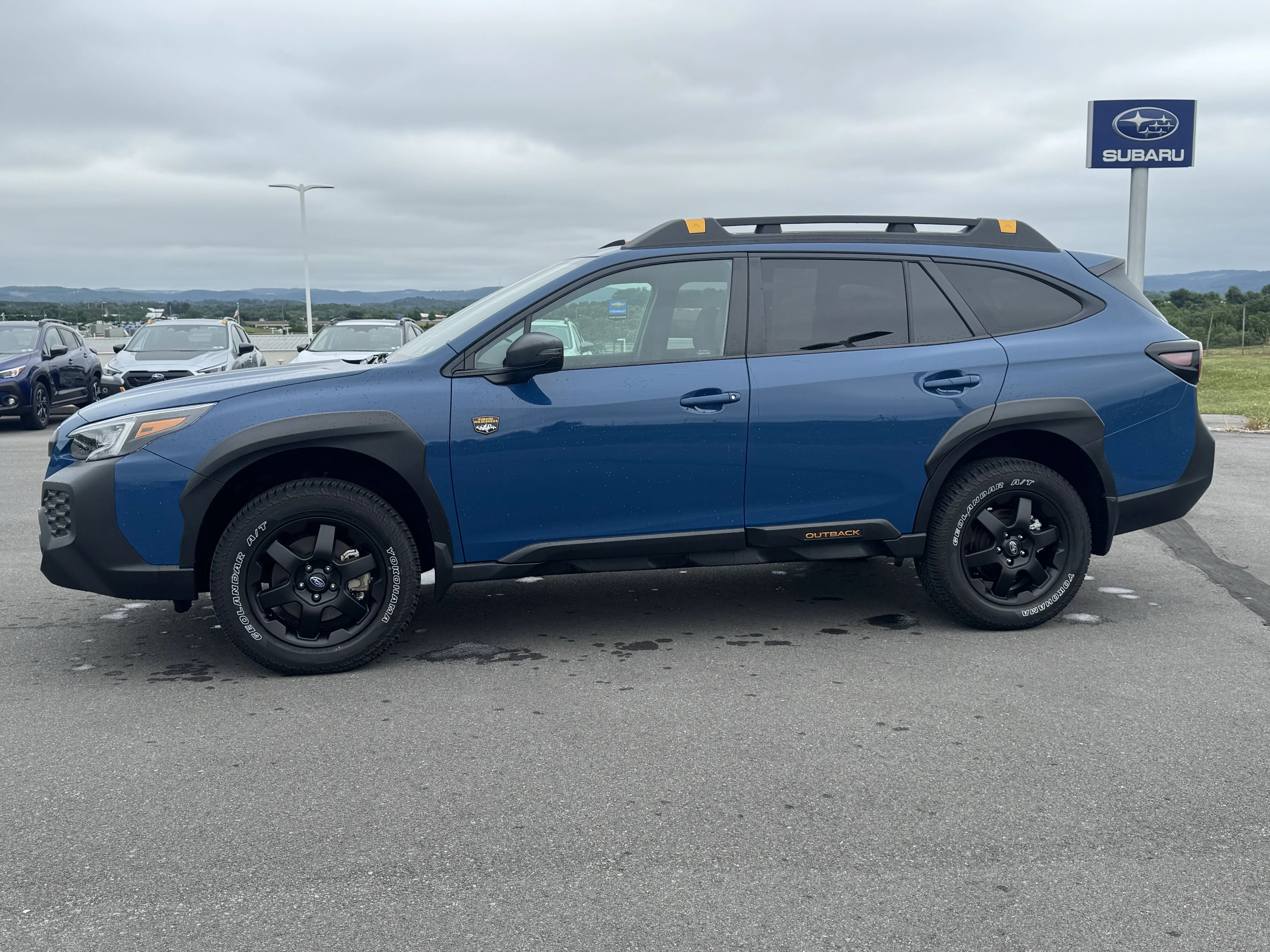 Used 2025 Geyser Blue Subaru Wilderness image 10