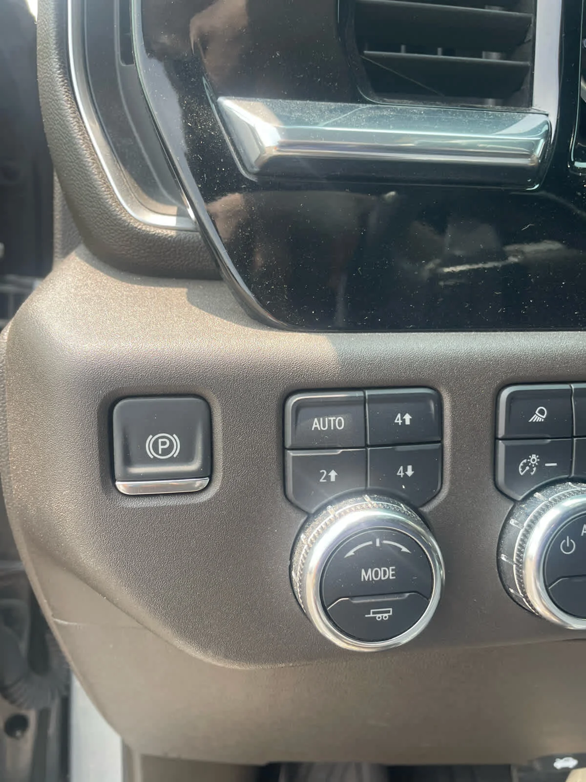 Used 2025 Sterling Metallic GMC SLT image 16